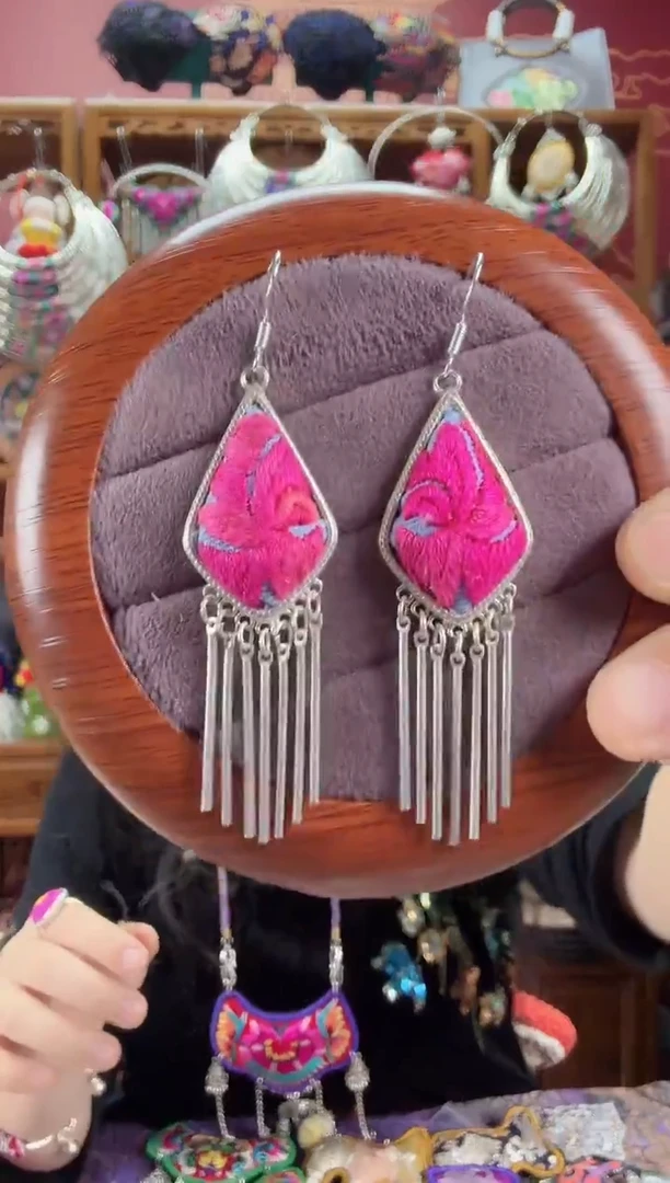 刺绣耳环85甜甜家