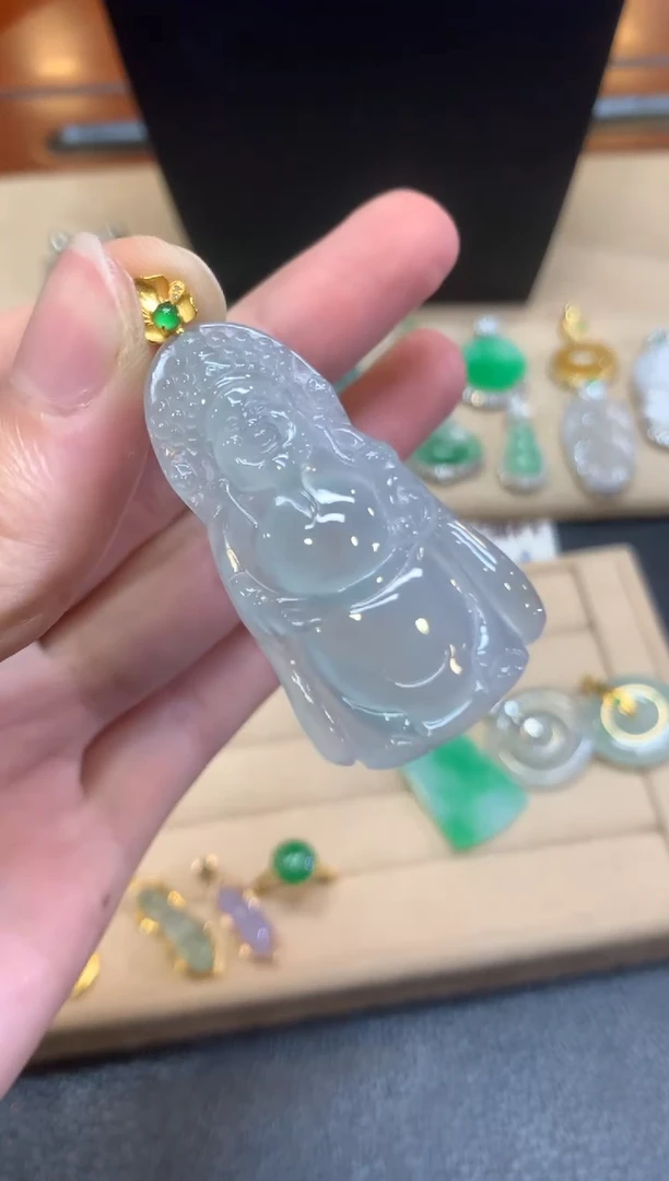 翡翠18K金镶嵌颈饰财神爷【无服务费】