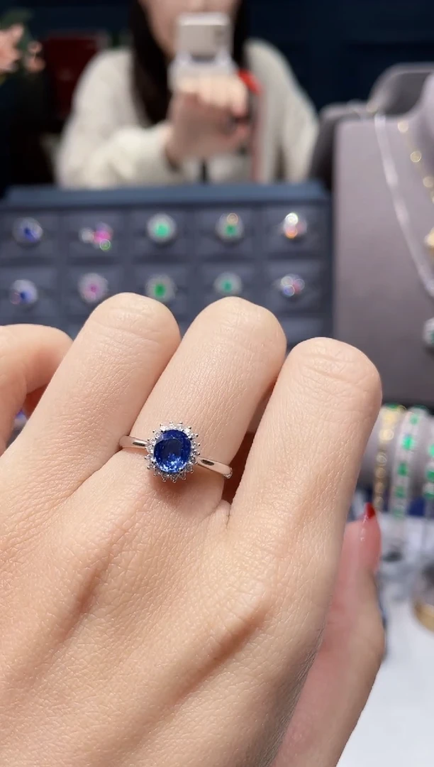 【闪购商品】蓝宝石戒指18K金镶嵌1.16克拉