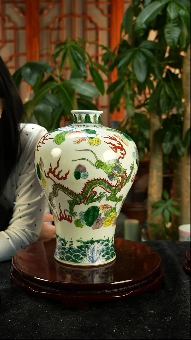 其他瓷斗彩梅瓶一只