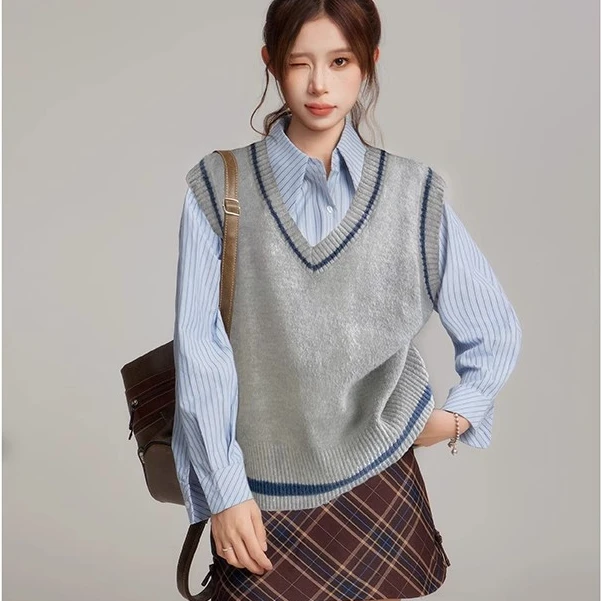 灰色坎肩v领针织马甲女春秋冬法式毛衣叠穿新款时尚百搭显瘦外穿