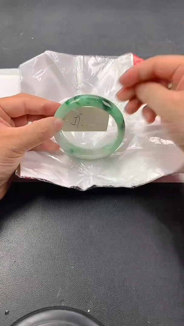 翡翠手镯未镶嵌367