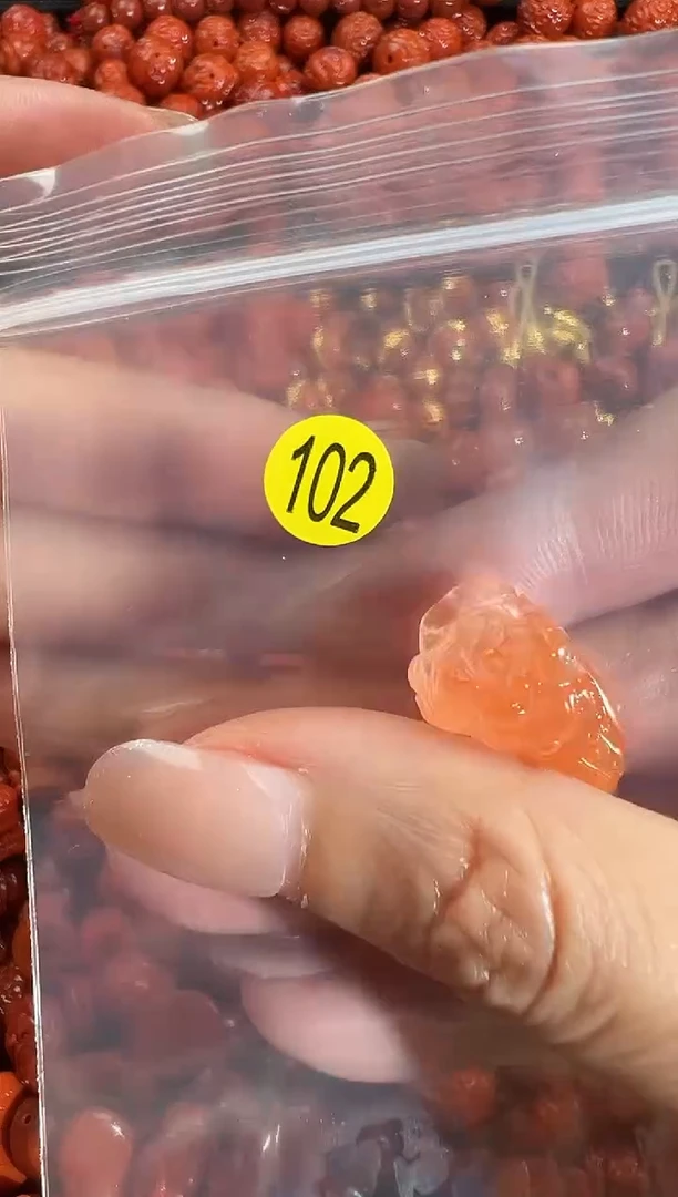 颈饰未镶嵌南红玛瑙1