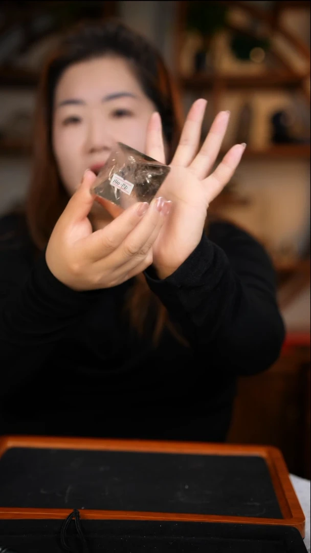 未镶嵌珠宝半成品水晶茶水晶金字塔D517