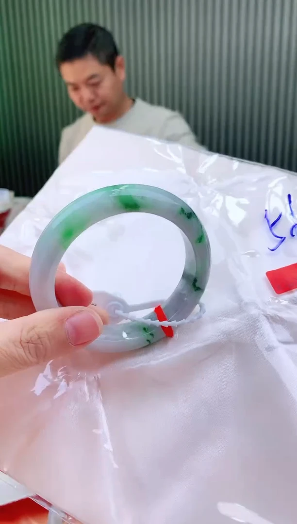 未镶嵌手镯翡翠56