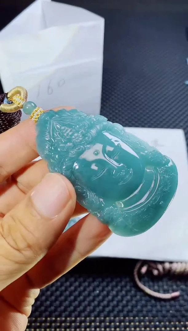 翡翠未镶嵌颈饰