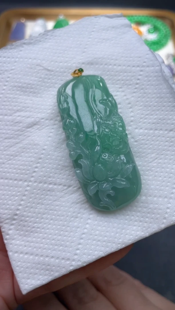 翡翠18K金镶嵌颈饰39.......