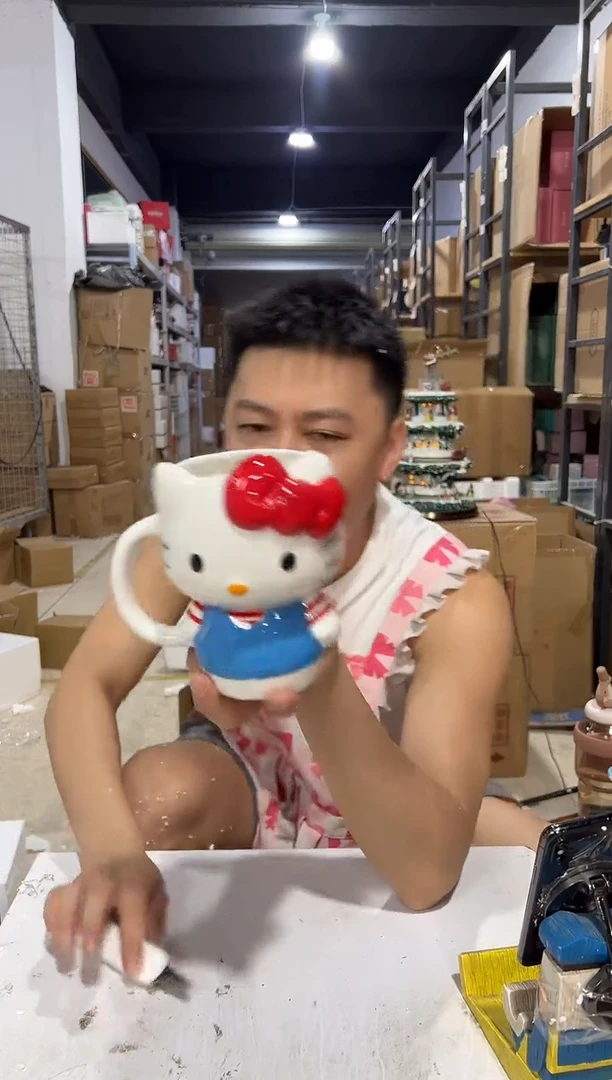 瓷片条纹kt全身杯 陶瓷