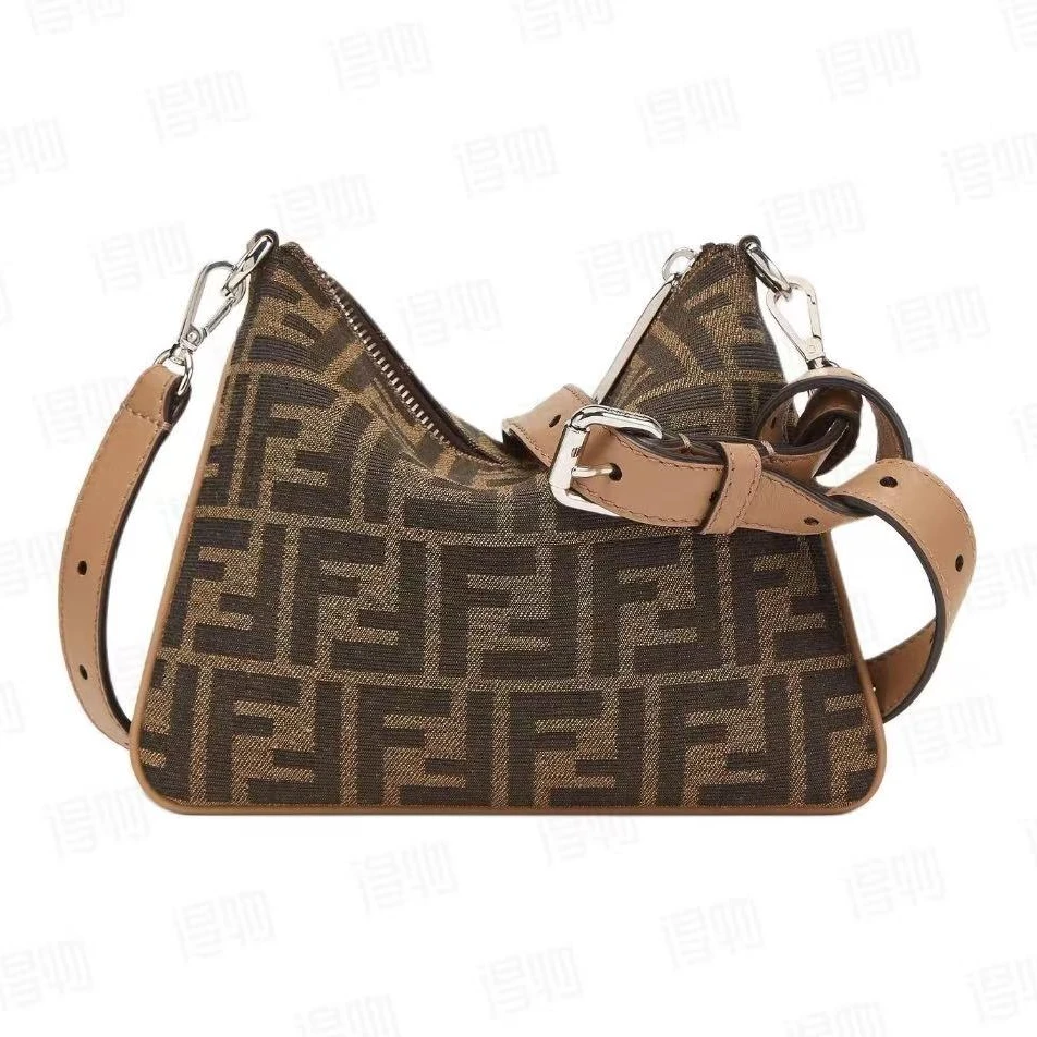 未使用 FENDI/芬迪 【诗诗】老花 帆布·拼牛皮 斜挎包/BGD401360031