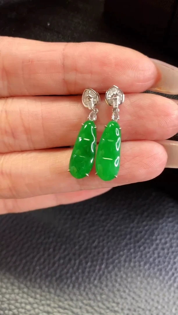 【闪购商品】翡翠耳饰18K金镶嵌豆子