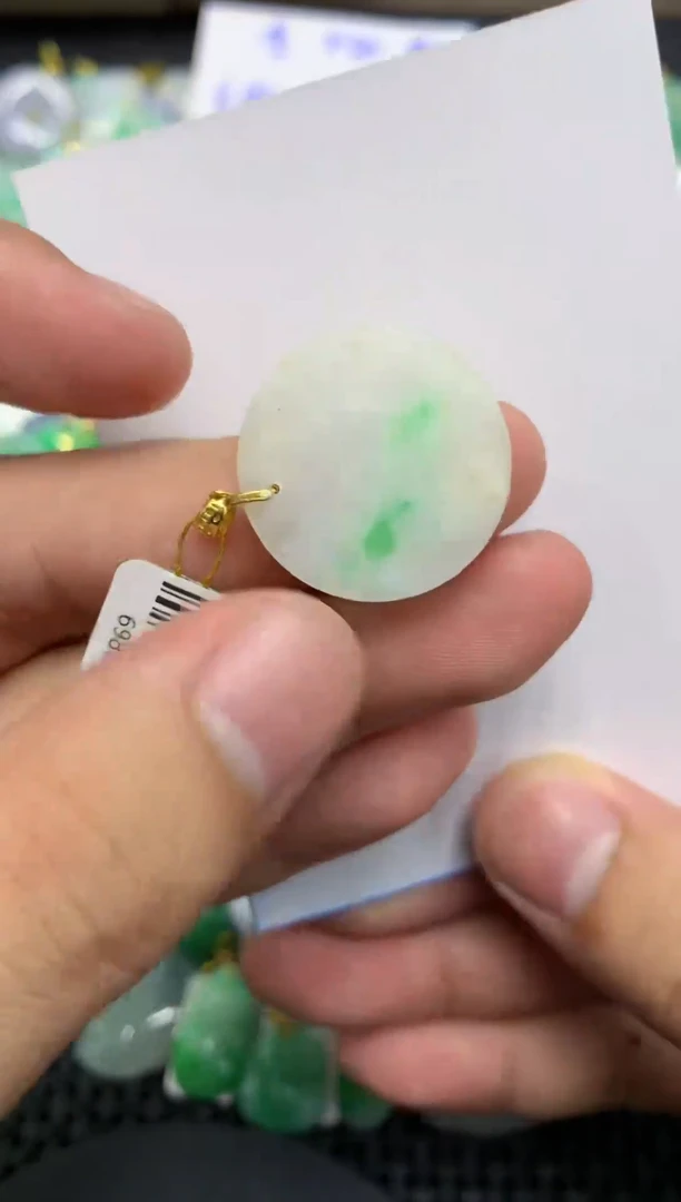 颈饰未镶嵌翡翠天然缅甸翡翠A货