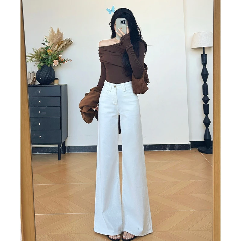 乔栈白色气质百搭不贴腿微喇牛仔裤女秋季爆款高腰显瘦拖地喇叭裤