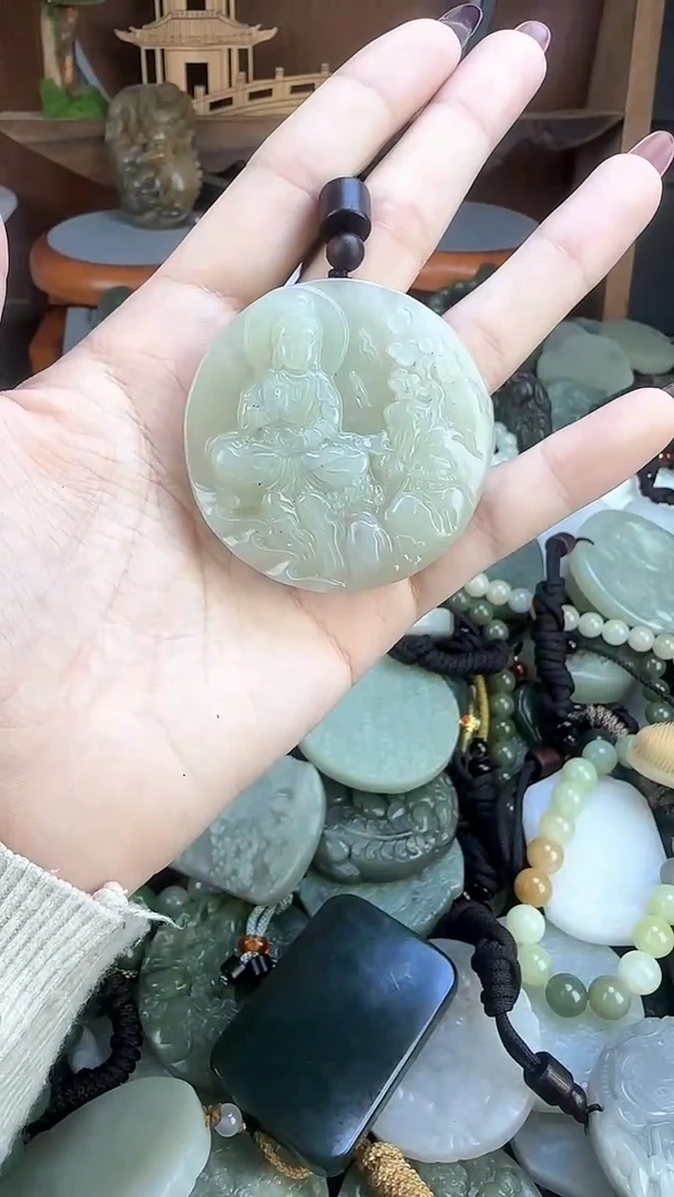 颈饰未镶嵌和田玉1