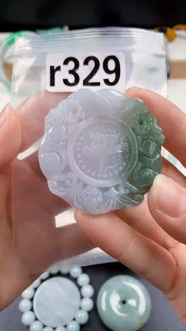 颈饰未镶嵌翡翠天然翡翠吊坠挂件