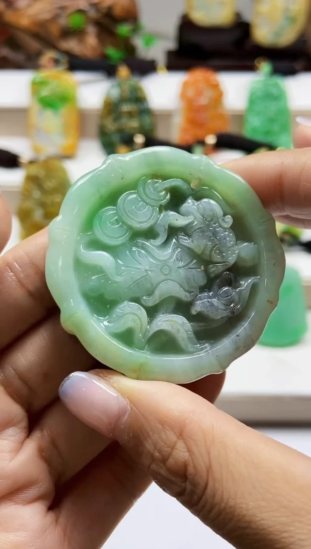 颈饰未镶嵌翡翠翡翠A货