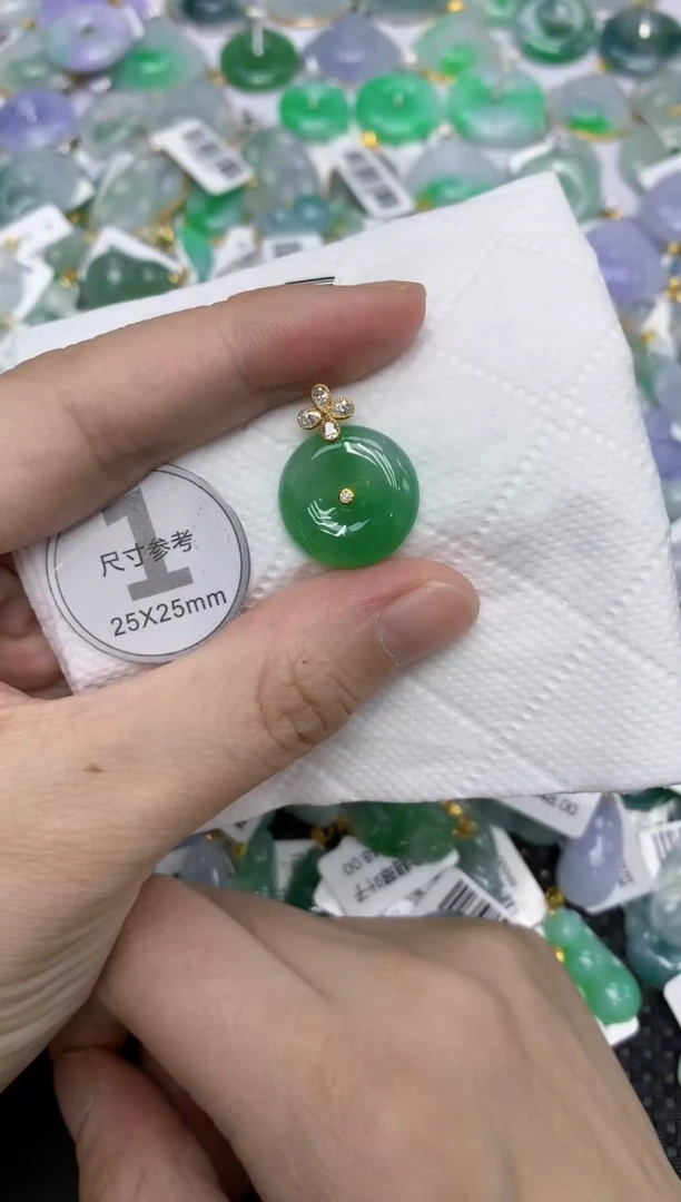 颈饰18K金镶嵌翡翠1111111