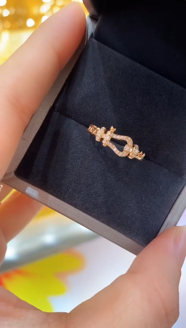 【闪购商品】钻石戒指18K金镶嵌马蹄戒指（11-17圈口）