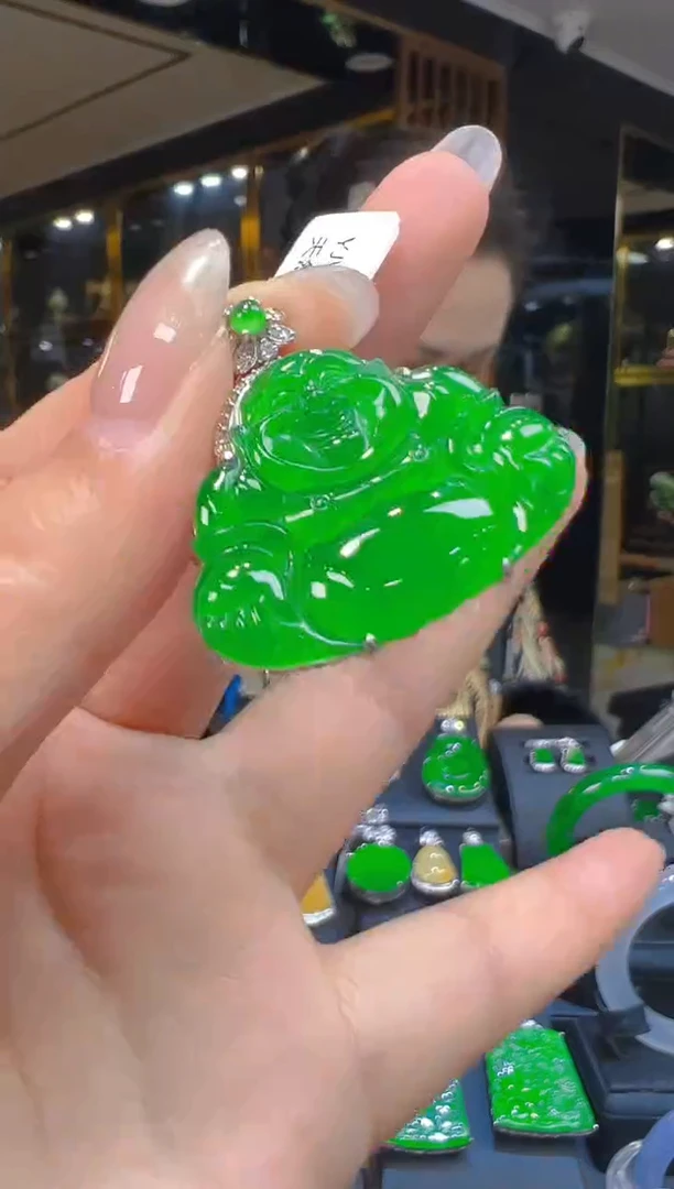 吊坠(赠链)18K金镶嵌翡翠102