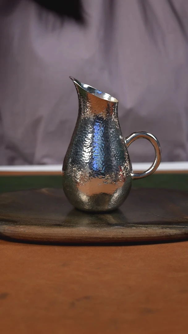 手工锤纹素面分酒器