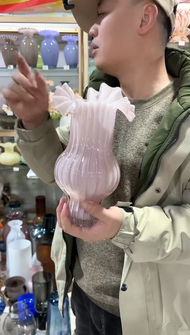 【闪购商品】无铅玻璃粉色百褶花瓶微瑕介意勿拍