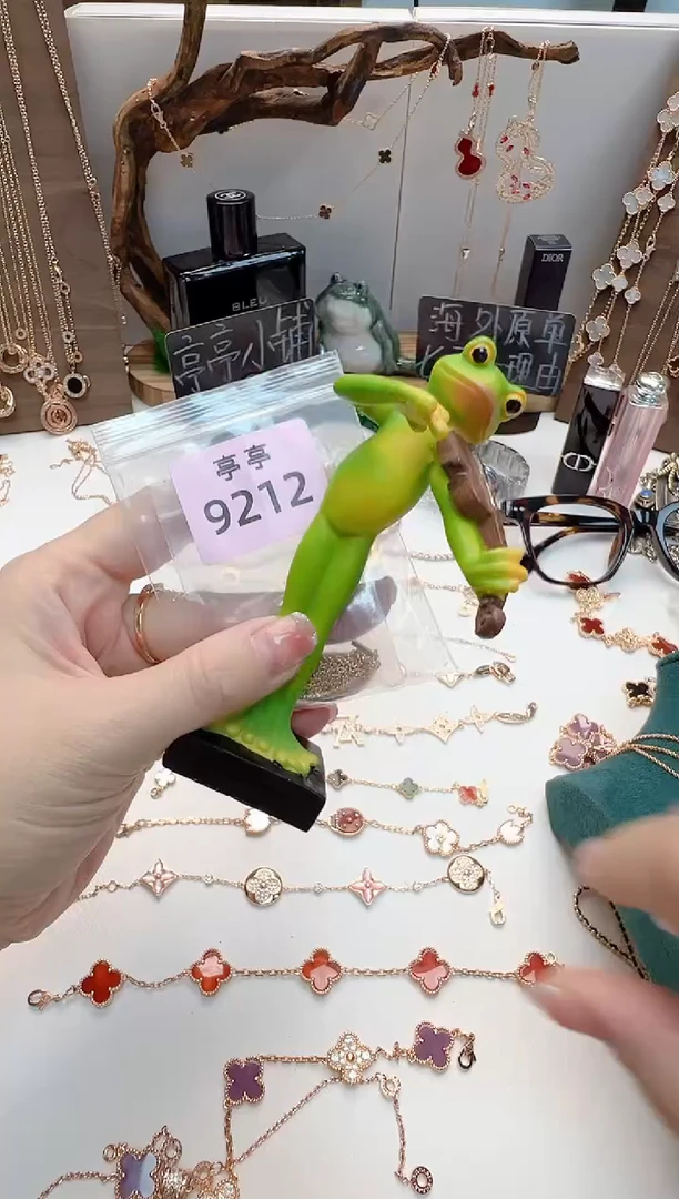 瓷片牵****山彧贤聚宝阁亭亭店