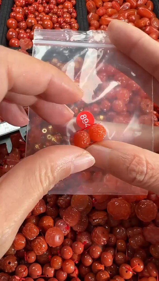【闪购商品】南红玛瑙颈饰未镶嵌1