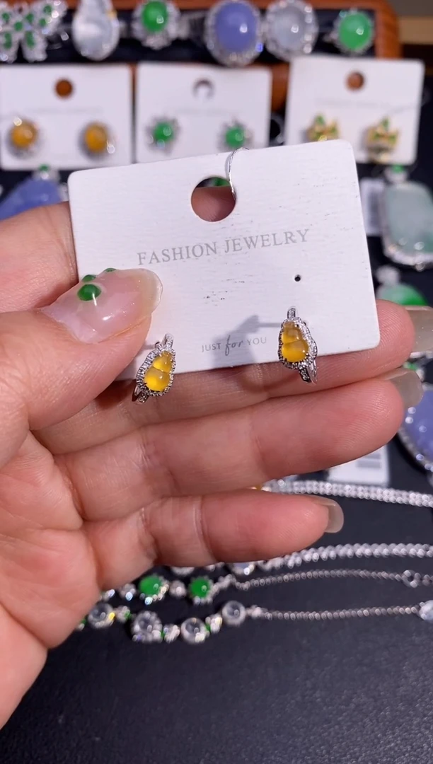 【闪购商品】翡翠耳饰18K金镶嵌耳饰