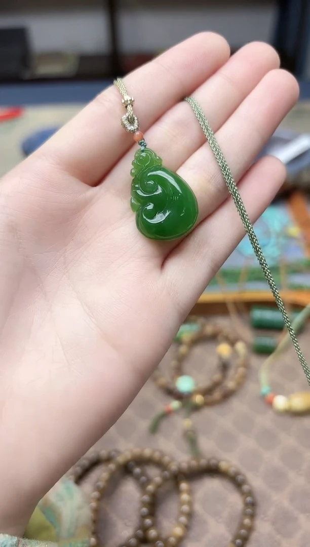 颈饰未镶嵌和田玉碧玉如意吊坠ZD