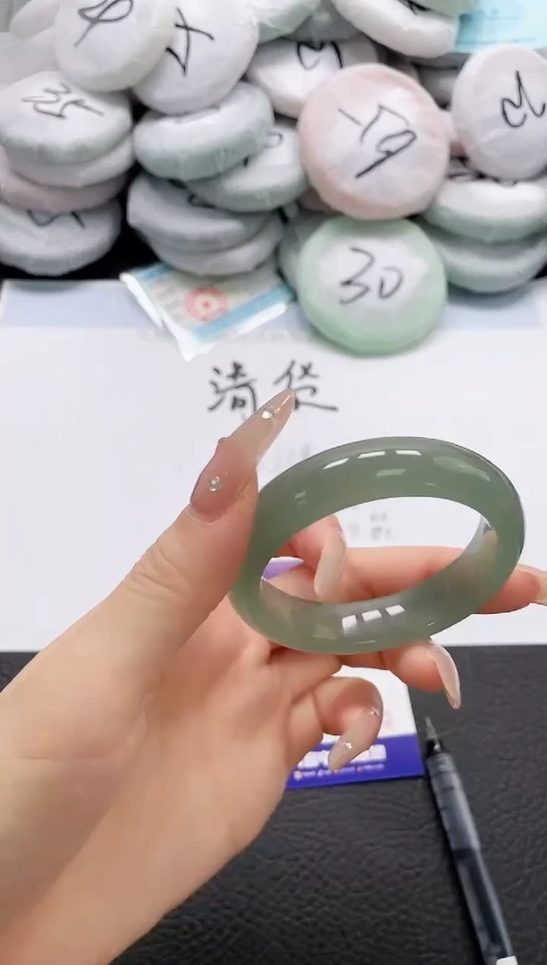 石英质玉手镯未镶嵌80-51