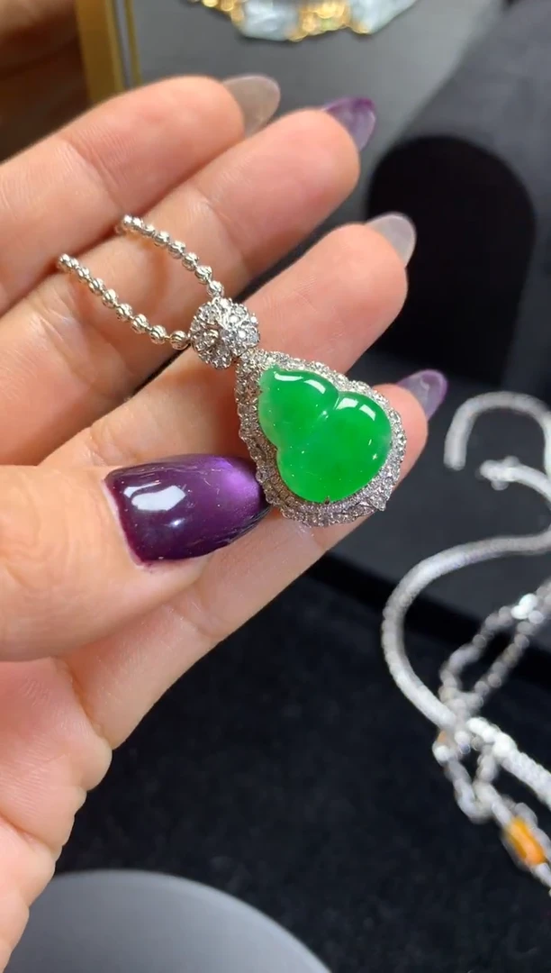 吊坠(不含链)18K金镶嵌翡翠翡翠葫芦（福利好价）