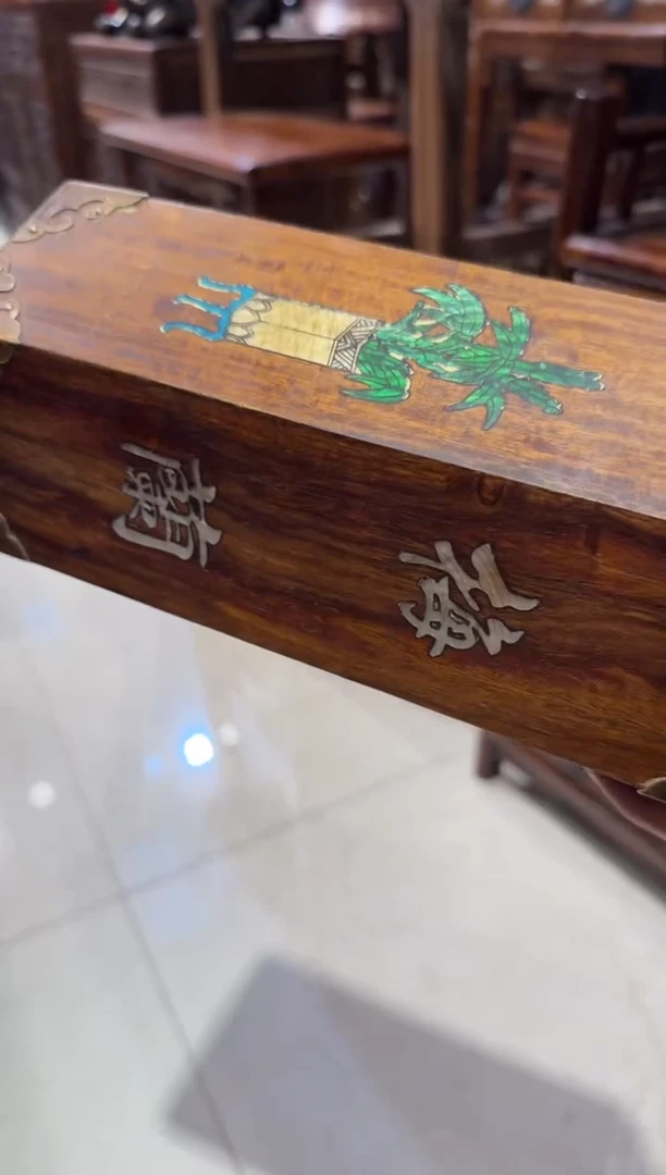 木木头款缅花梅兰竹菊六角帽筒188