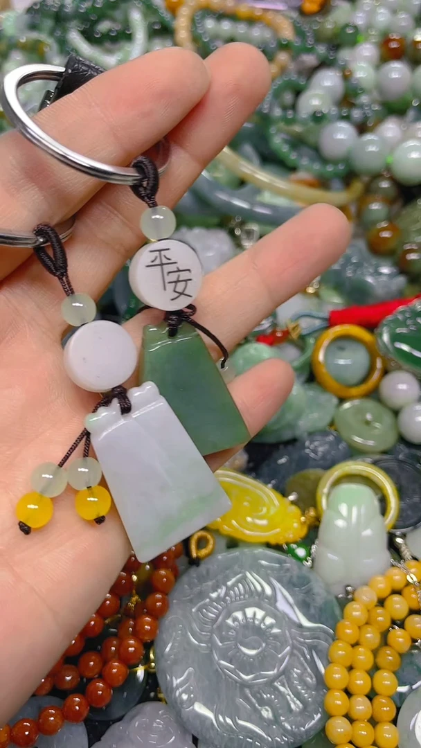 颈饰未镶嵌翡翠一单一个多样性随机发一件