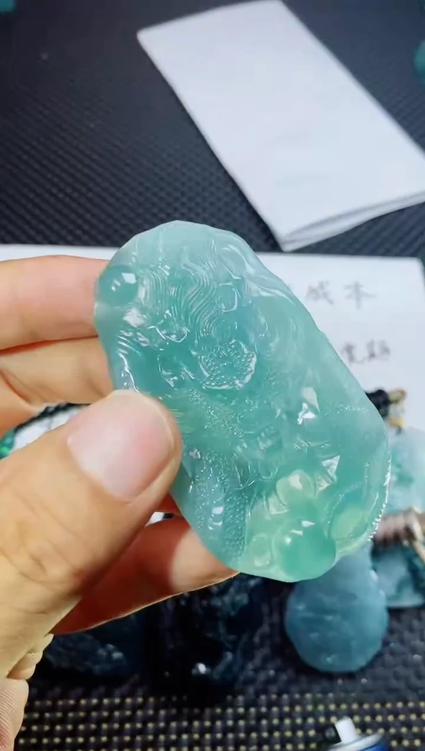 翡翠未镶嵌颈饰