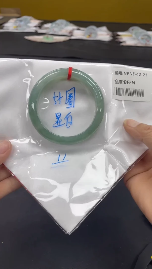 未镶嵌手镯翡翠翡翠手镯