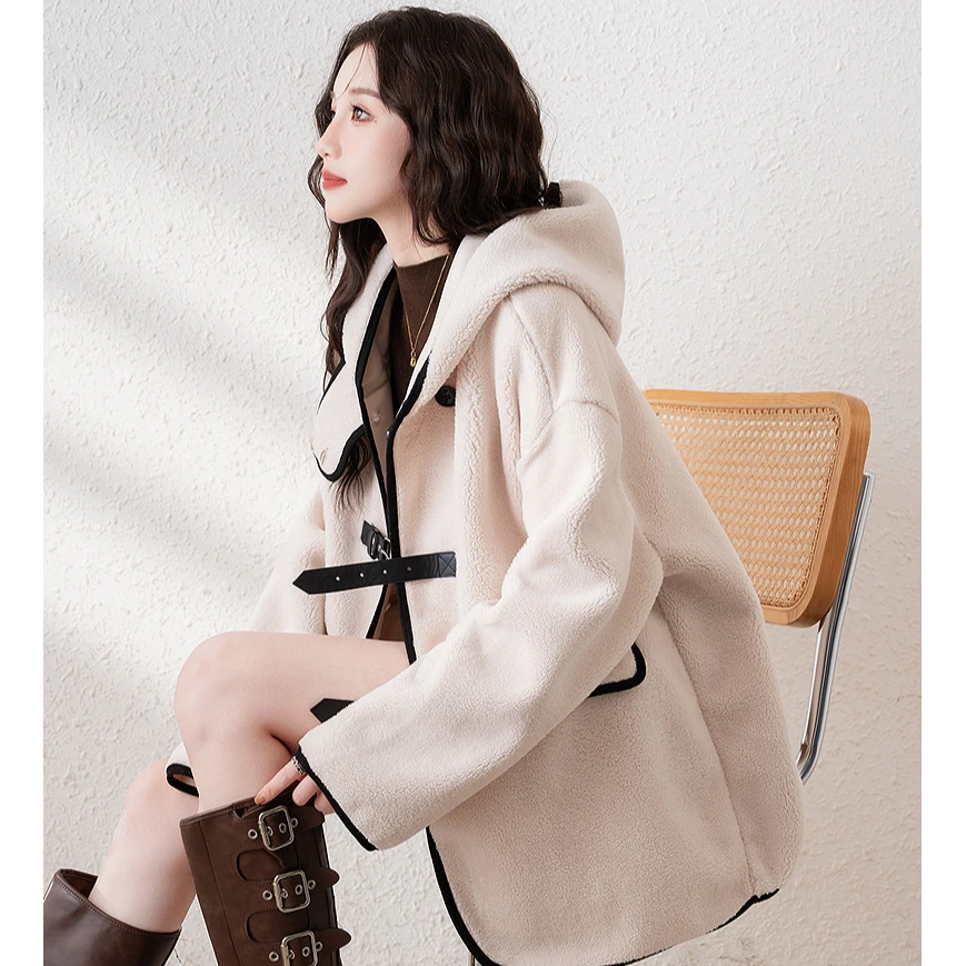 DC700 唐狮2025春新款仿羊羔毛外套女连帽撞色超好看宽松时尚上衣