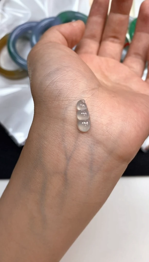 【闪购商品】翡翠裸石未镶嵌福豆福利