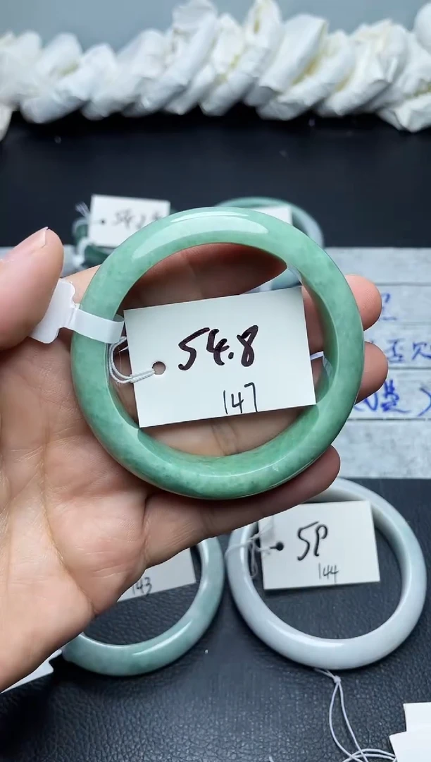 未镶嵌手镯翡翠147