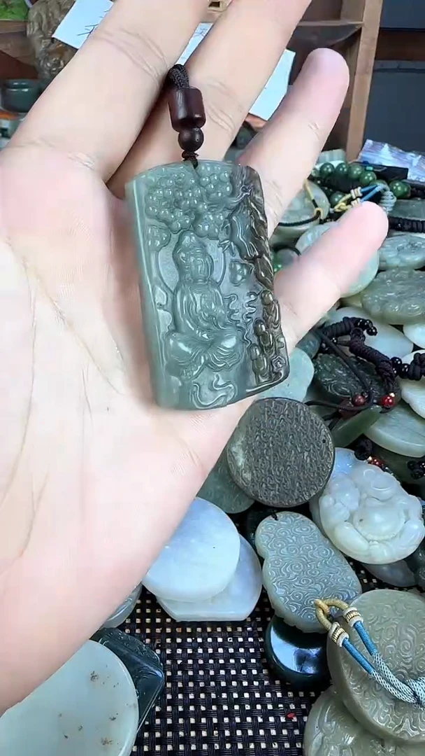 颈饰未镶嵌和田玉1