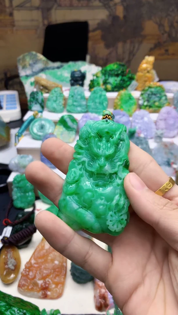 颈饰未镶嵌翡翠奇**成天然A货翡翠
