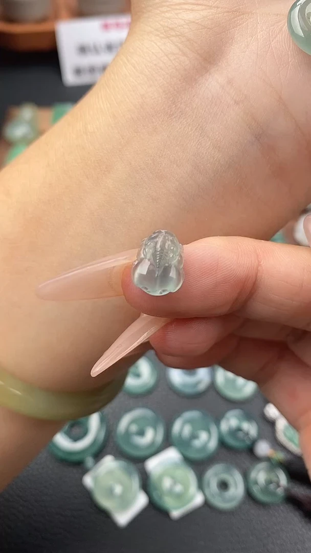 颈饰未镶嵌翡翠貔貅