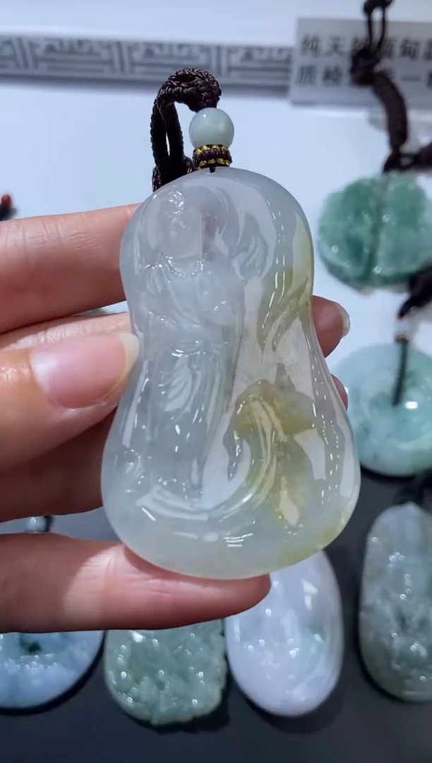 未镶嵌挂件翡翠379702   多人