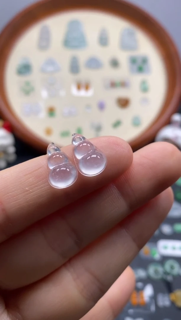 颈饰未镶嵌翡翠高冰玻璃豆子1对/芬