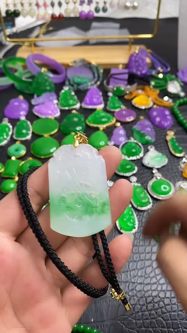 颈饰未镶嵌翡翠S033