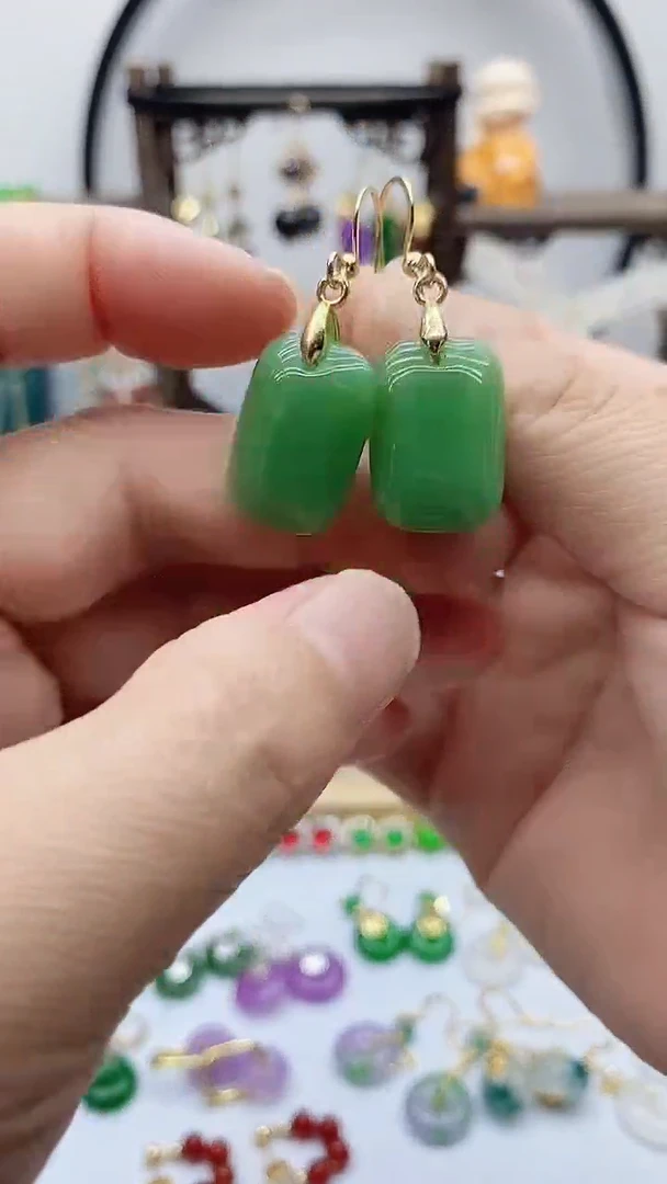 14K金镶嵌和田玉耳饰170