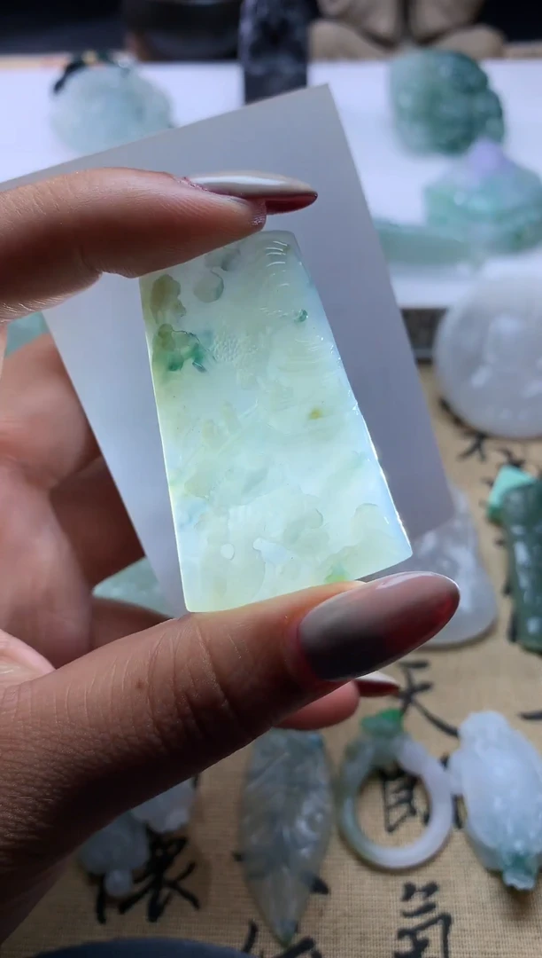 颈饰未镶嵌翡翠1