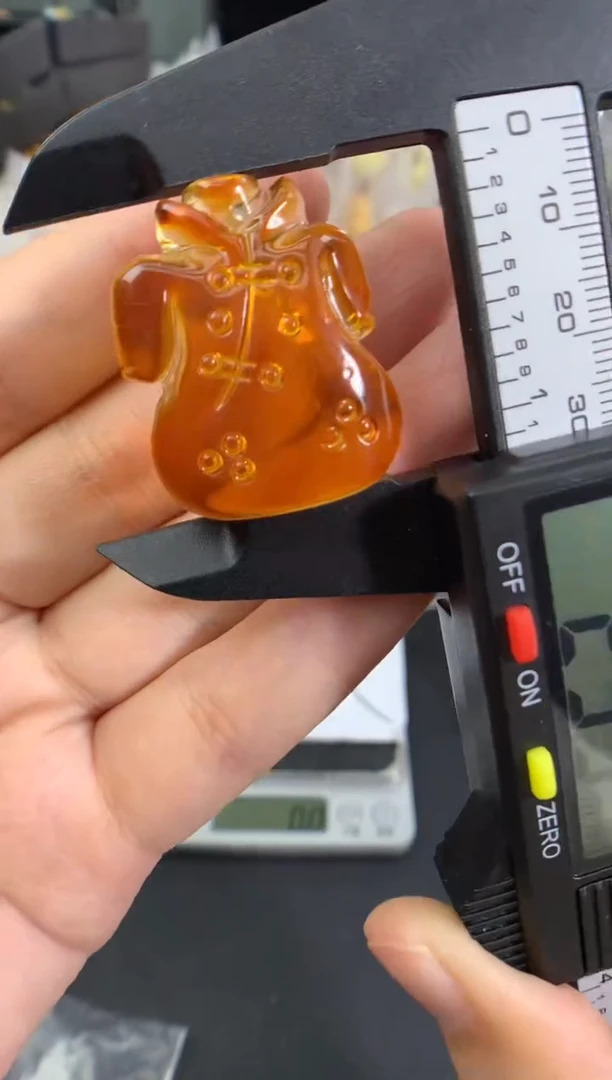 蜜蜡未镶嵌珠宝奇石1