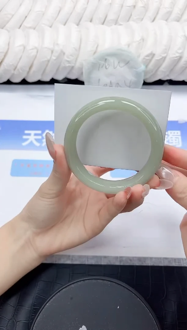 未镶嵌手镯石英质玉270-58