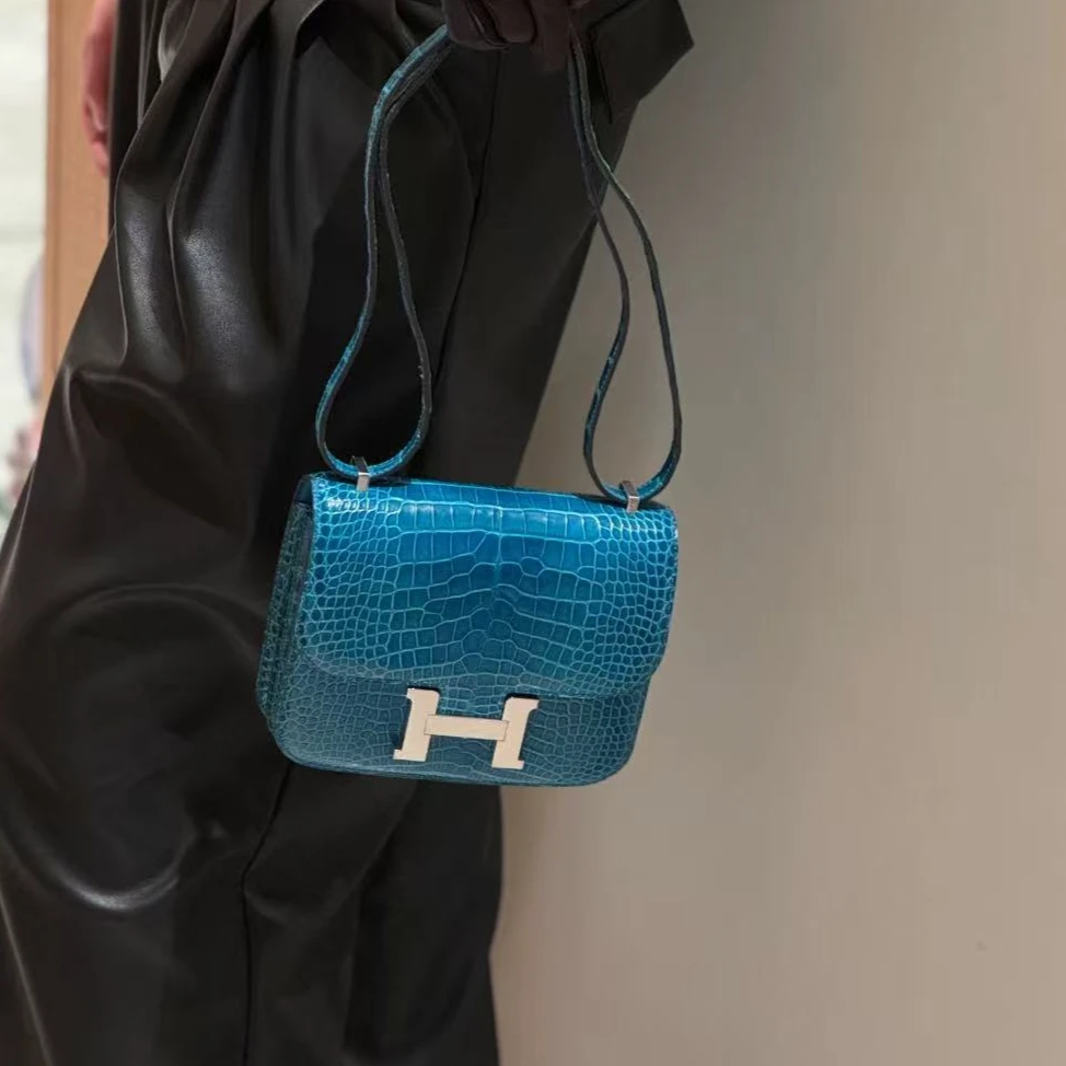 未使用 Hermes/爱马仕 康康19方块亮面鳄鱼伊兹密蓝C刻