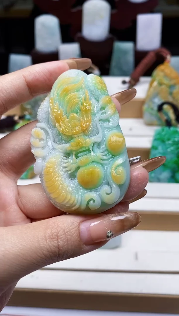 颈饰未镶嵌翡翠1