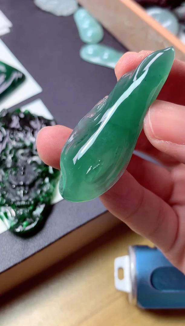 翡翠未镶嵌颈饰天然翡翠